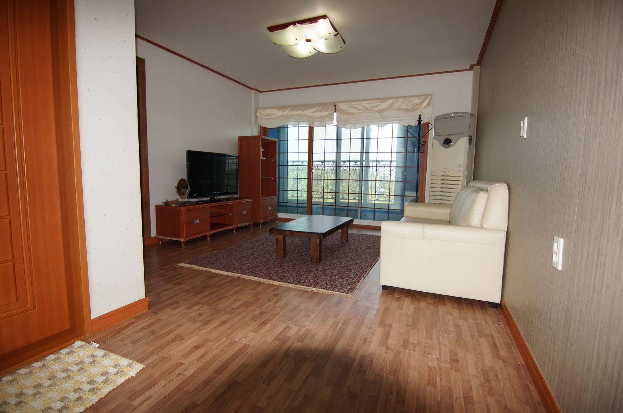 Yerae Pension Согвипхо Экстерьер фото