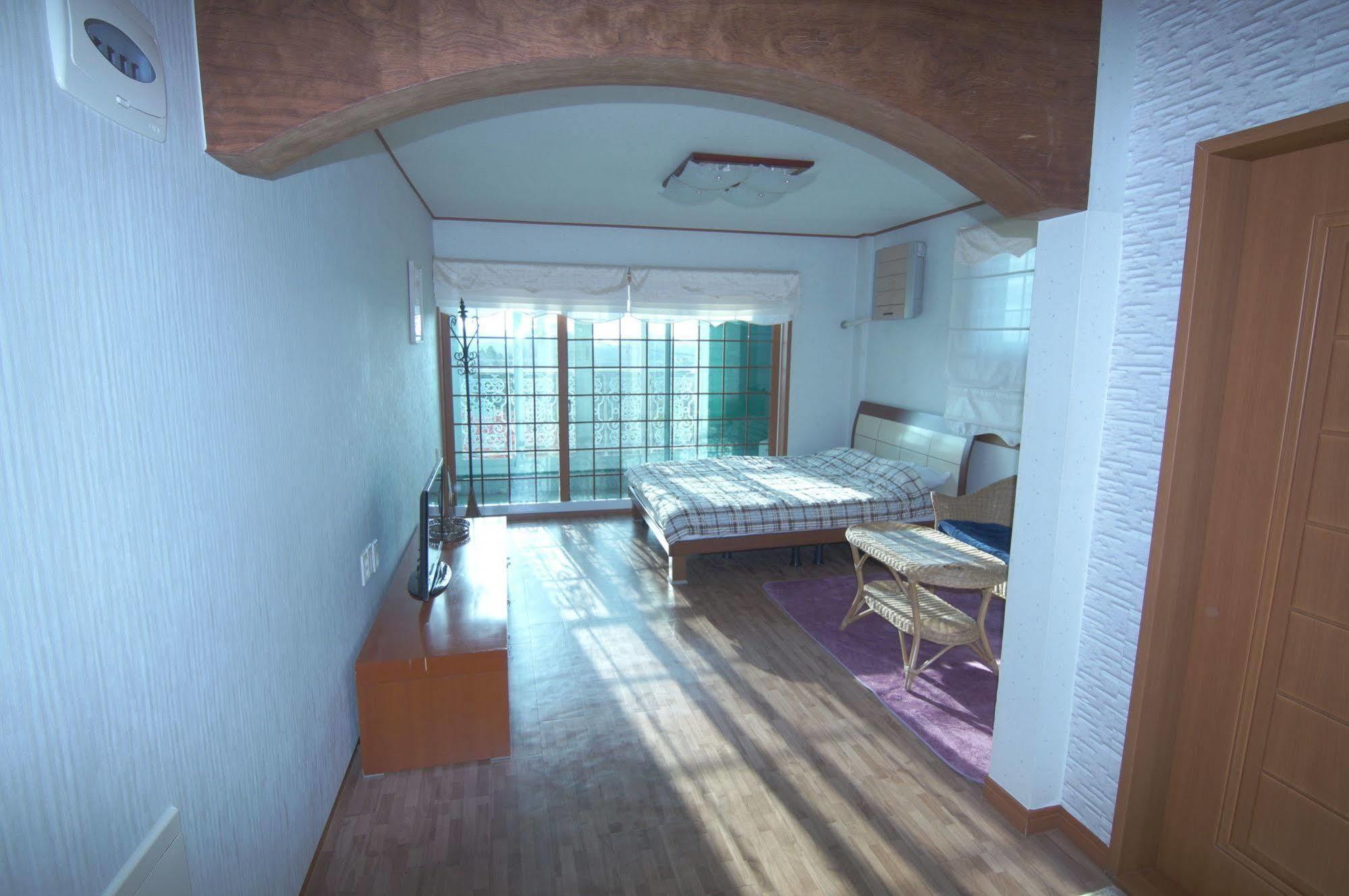 Yerae Pension Согвипхо Экстерьер фото